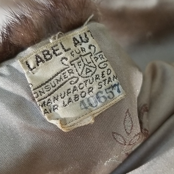 Evans- Vintage Mink Stole - Picture 3 of 11